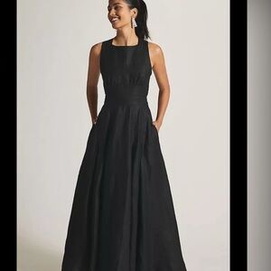 Elegant Black Sleeveless Evening Gown
